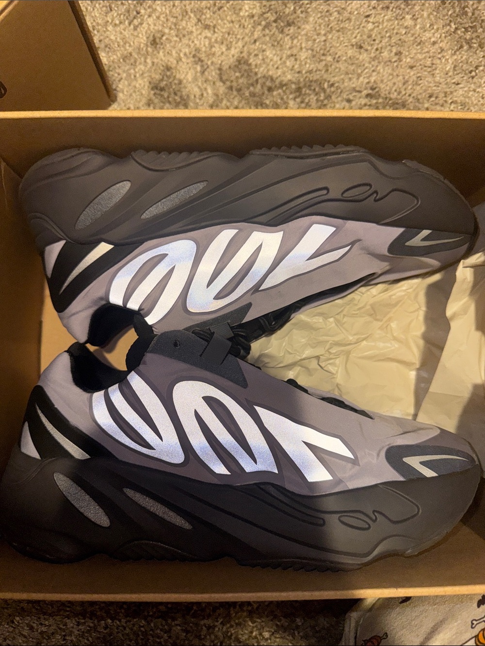 Adidas Originals Yeezy 700 MNVM (Geode)